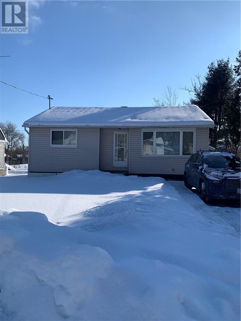 42 Lewis, Spanish, Ontario  P0P 2A0 - Photo 2 - 2126329