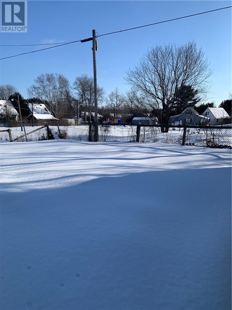 42 Lewis, Spanish, Ontario  P0P 2A0 - Photo 6 - 2126329