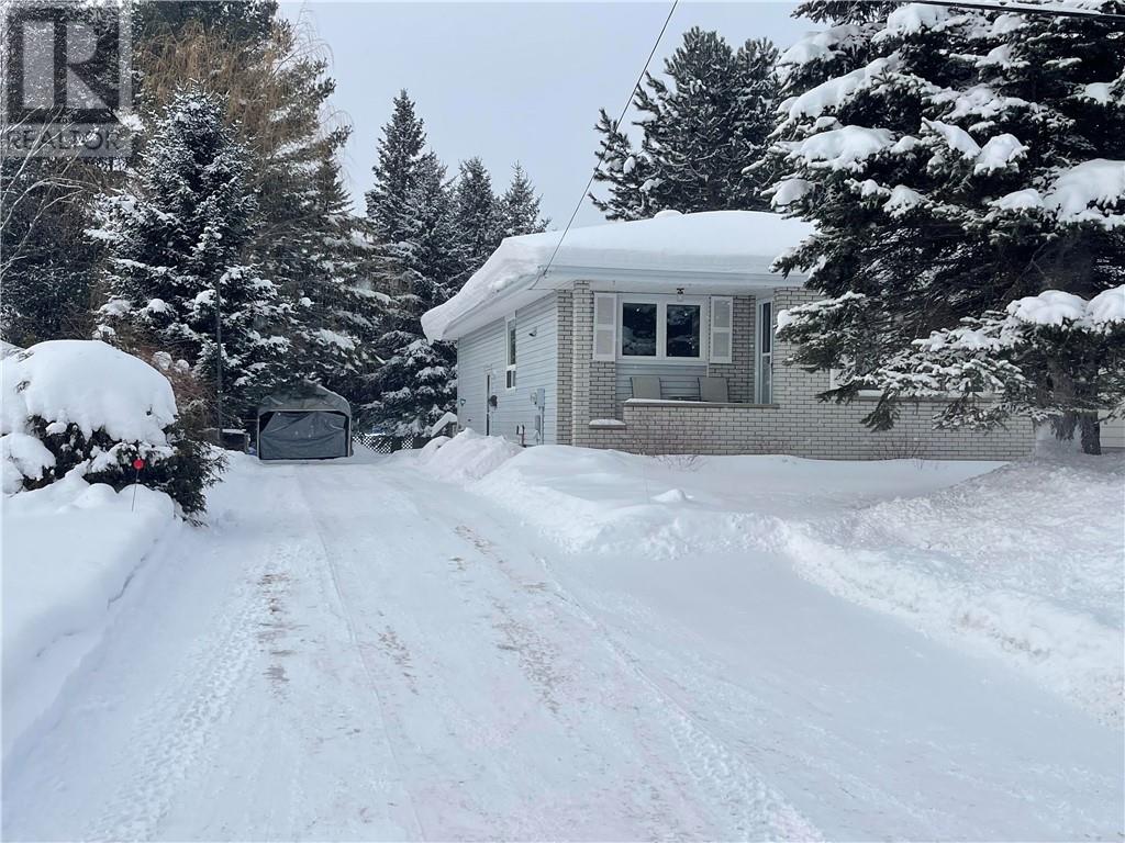 4263 Frost Avenue, Hanmer, Ontario  P3P 1C8 - Photo 2 - 2126309