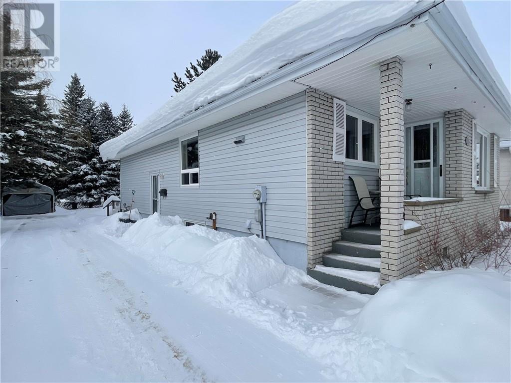 4263 Frost Avenue, Hanmer, Ontario  P3P 1C8 - Photo 3 - 2126309