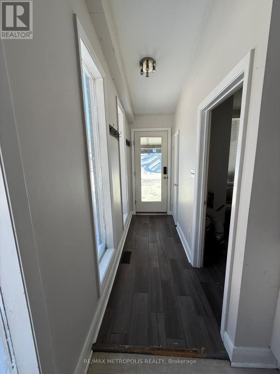 3975 Kinsale Road, Pickering, Ontario  L1Y 1E3 - Photo 2 - E12736064