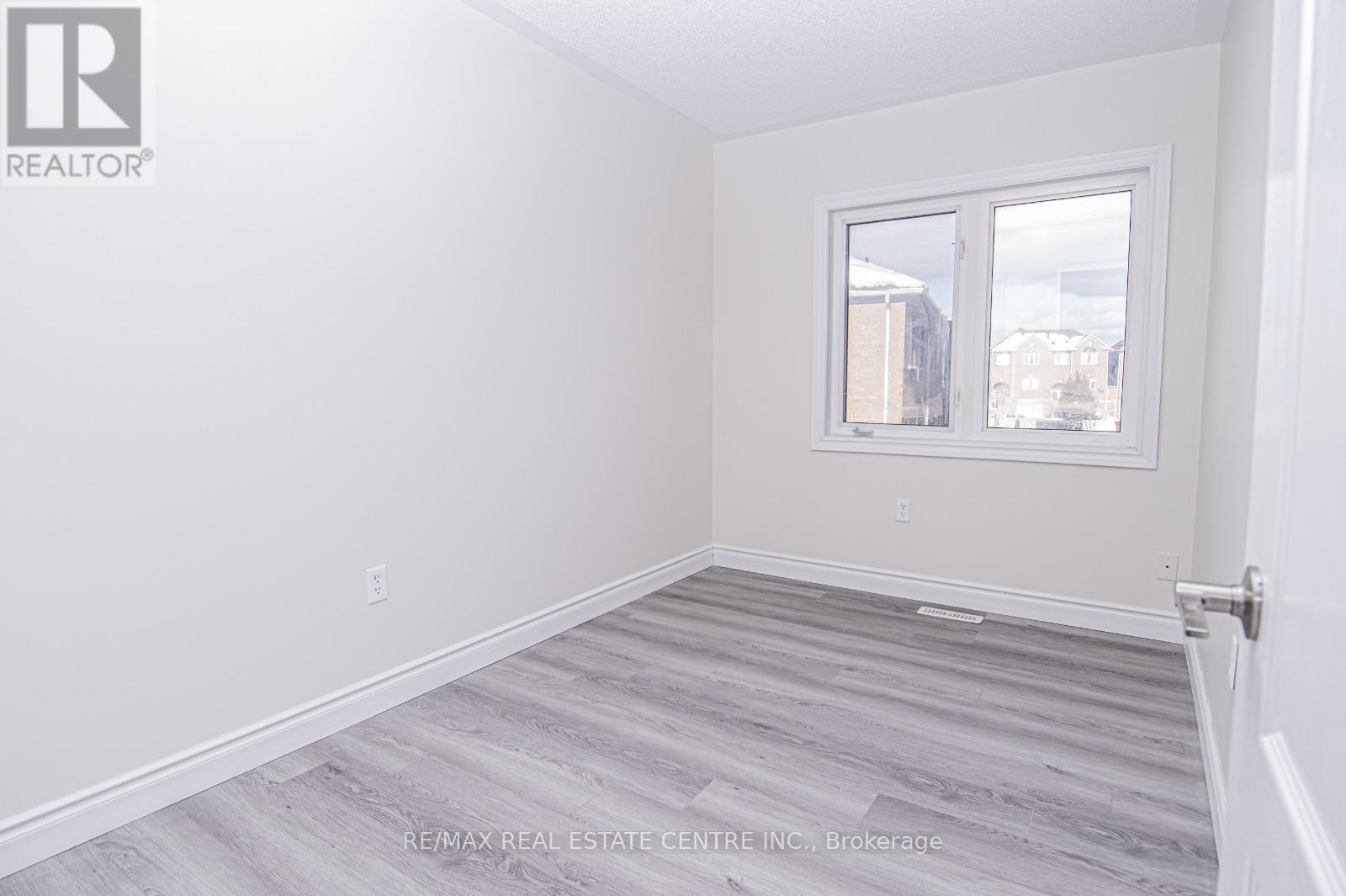 5685 Retreat Street, Mississauga (Hurontario), Ontario  L5R 0B4 - Photo 20 - W12757288