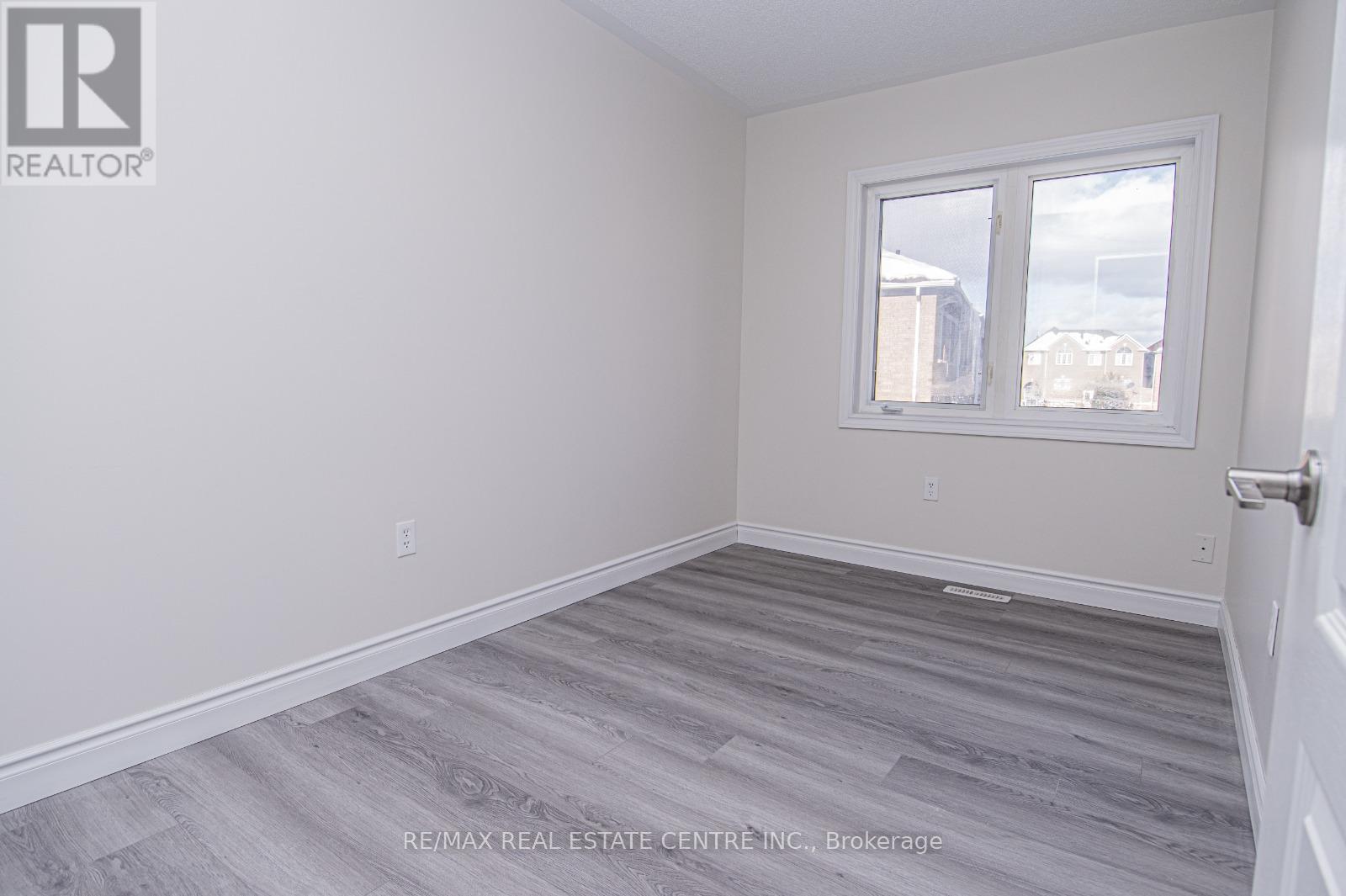 5685 Retreat Street, Mississauga (Hurontario), Ontario  L5R 0B4 - Photo 16 - W12757288