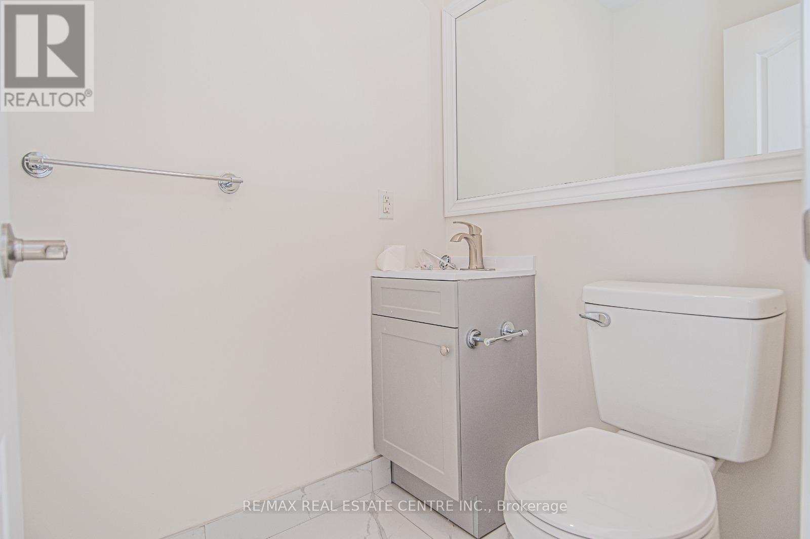 5685 Retreat Street, Mississauga (Hurontario), Ontario  L5R 0B4 - Photo 5 - W12757288