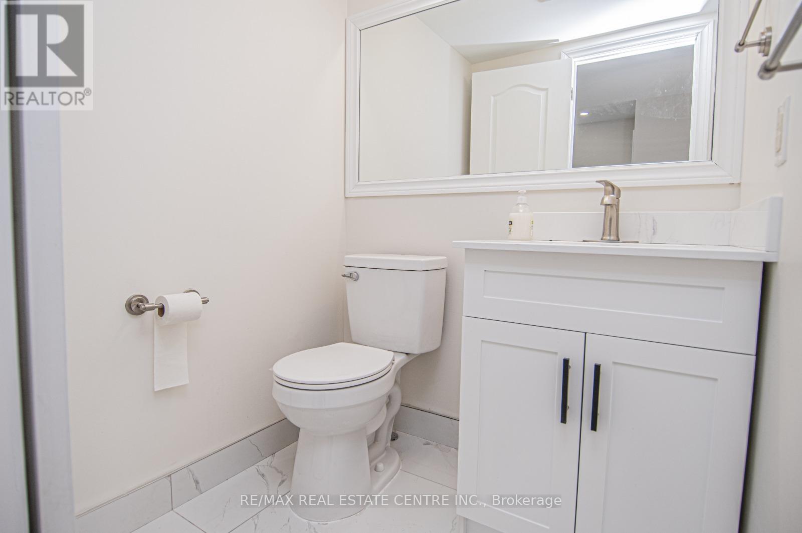 5685 Retreat Street, Mississauga (Hurontario), Ontario  L5R 0B4 - Photo 10 - W12757288