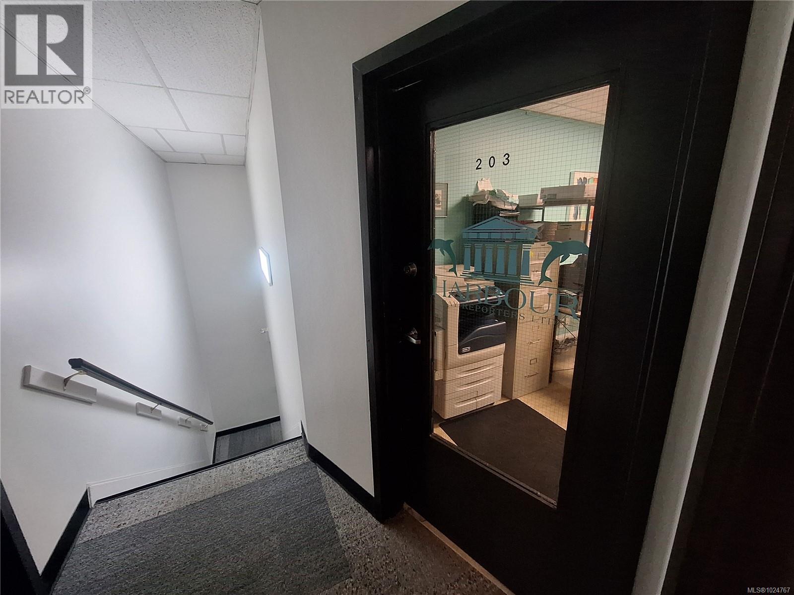 203 15 Commercial St, Nanaimo, British Columbia  V9R 5J8 - Photo 3 - 1024767