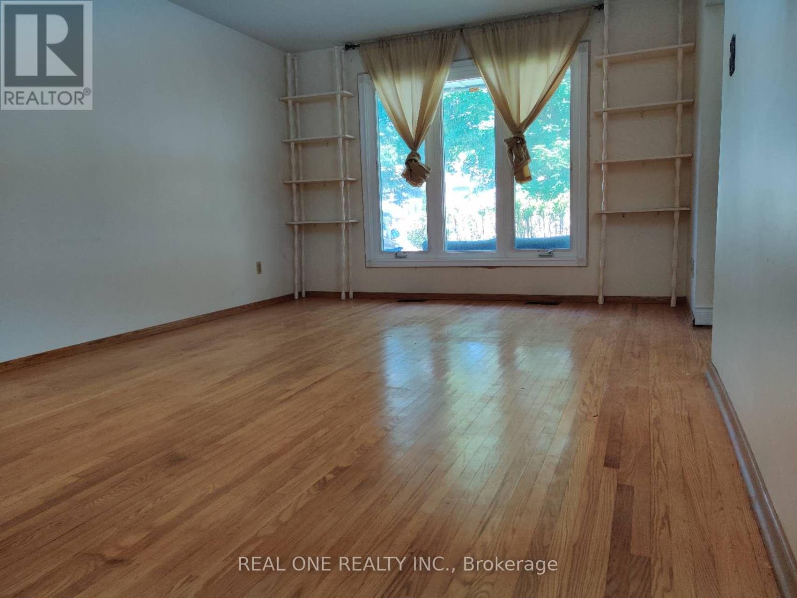 Upper - 93 Southdale Drive, Markham (Bullock), Ontario  L3P 1K1 - Photo 7 - N12757476