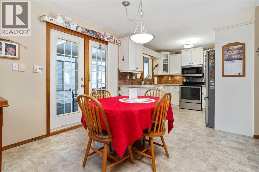 6207 54 Avenue, Camrose, Alberta  T4V 4H8 - Photo 11 - A2279557