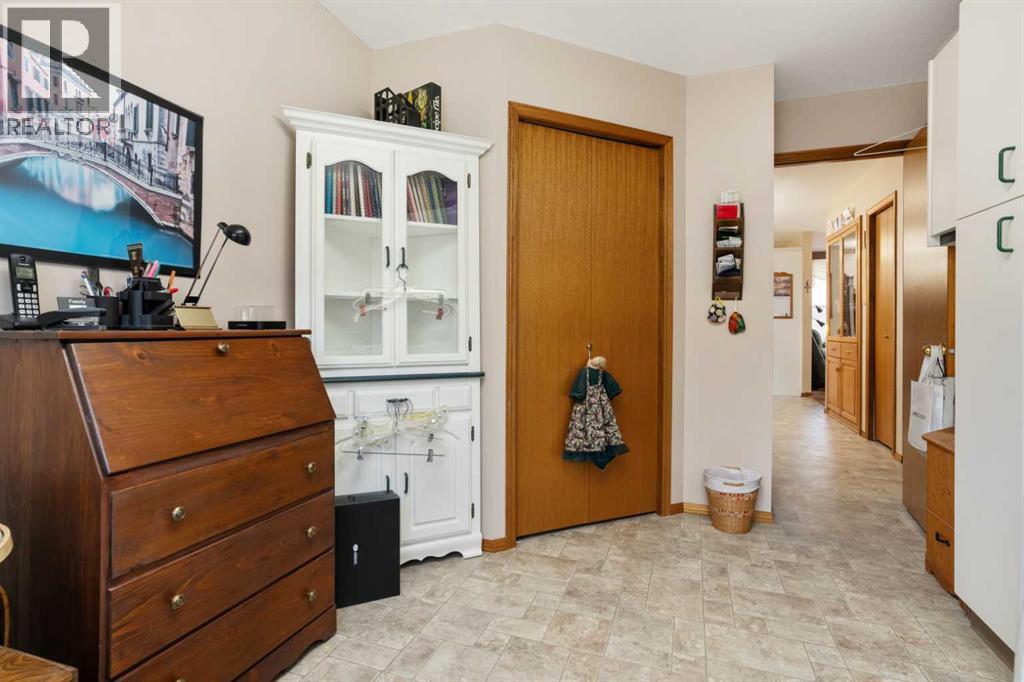 6207 54 Avenue, Camrose, Alberta  T4V 4H8 - Photo 18 - A2279557