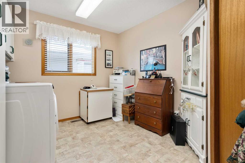 6207 54 Avenue, Camrose, Alberta  T4V 4H8 - Photo 17 - A2279557