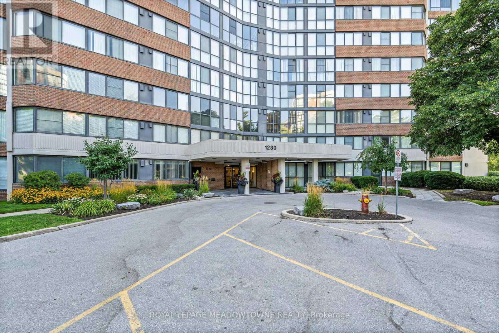 506 - 1230 Marlborough Court, Oakville (Cp College Park), Ontario  L6H 3K6 - Photo 2 - W12757360