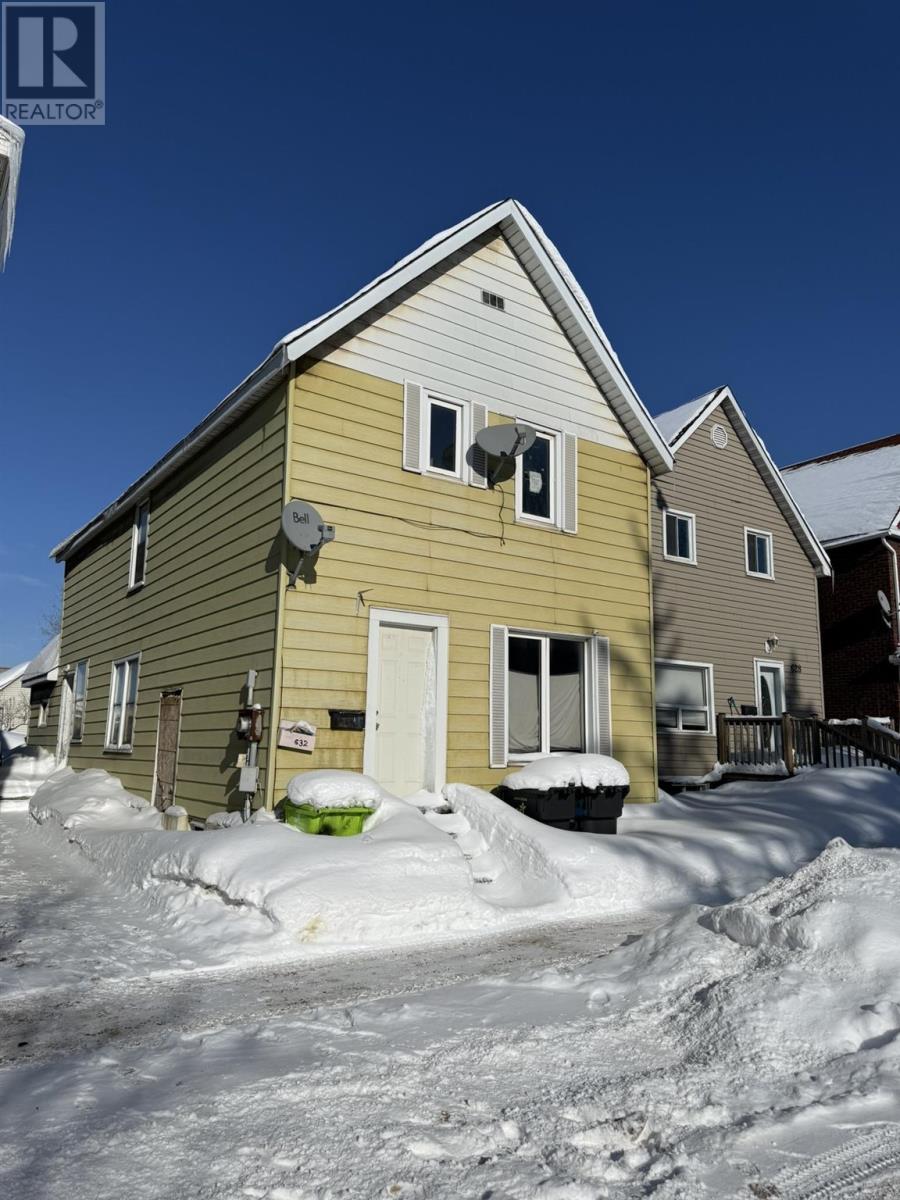 632 Albert St W, Sault Ste. Marie, Ontario  P6A 1C6 - Photo 1 - SM260229