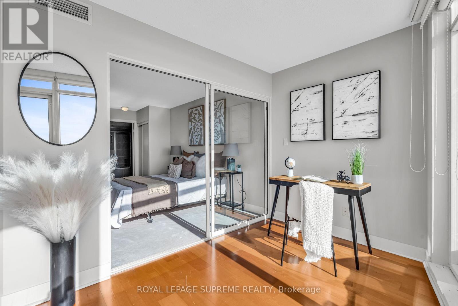 1226 - 550 Queens Quay W, Toronto (Waterfront Communities), Ontario  M5V 3M8 - Photo 27 - C12757604