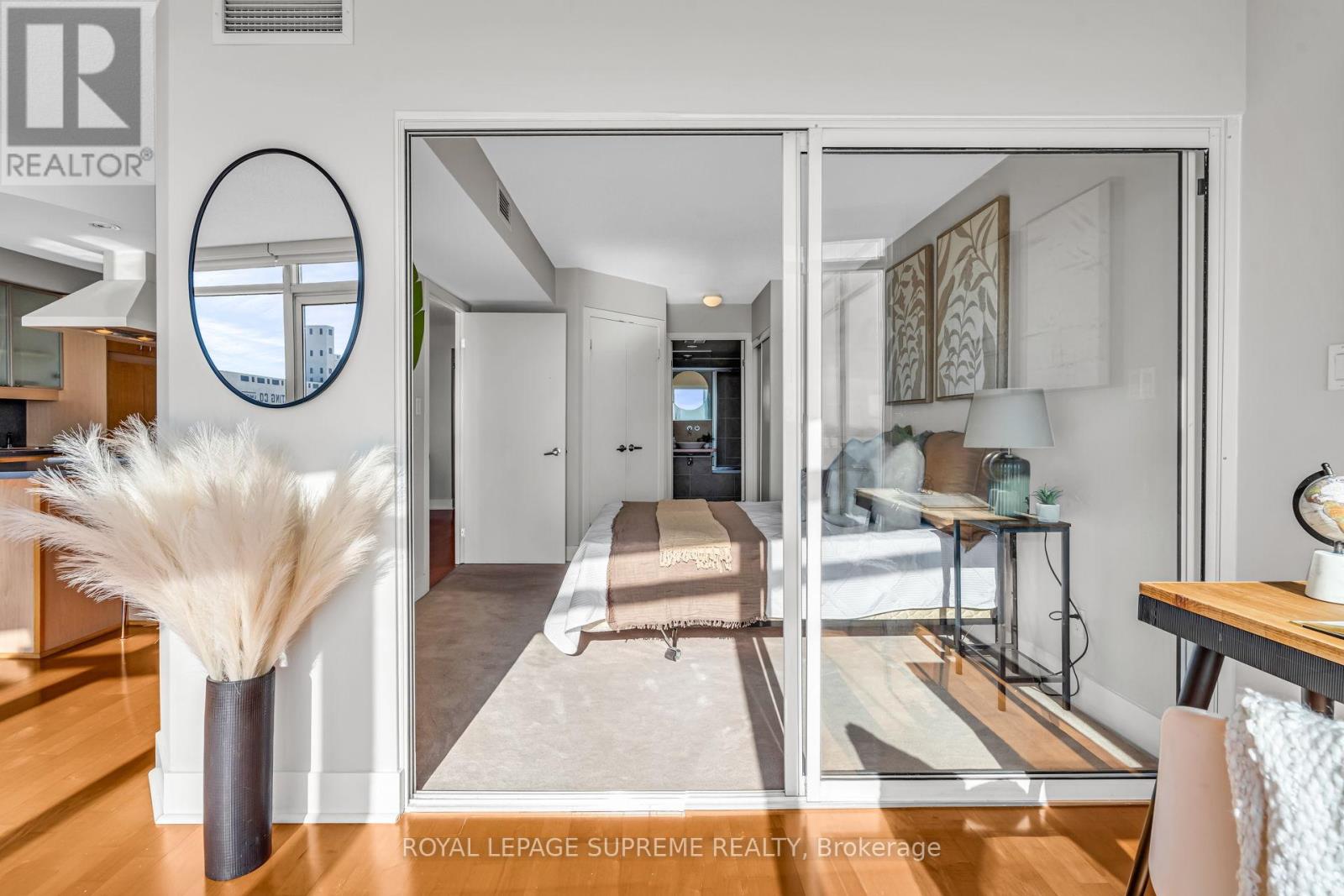 1226 - 550 Queens Quay W, Toronto (Waterfront Communities), Ontario  M5V 3M8 - Photo 31 - C12757604