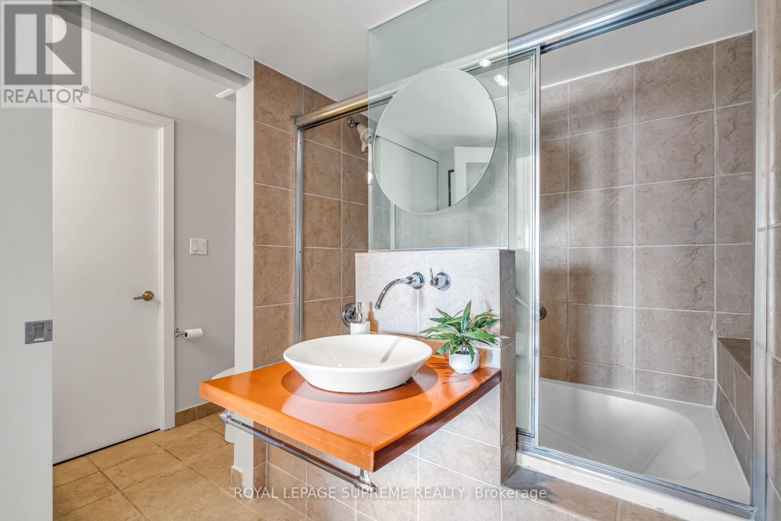 1226 - 550 Queens Quay W, Toronto (Waterfront Communities), Ontario  M5V 3M8 - Photo 41 - C12757604