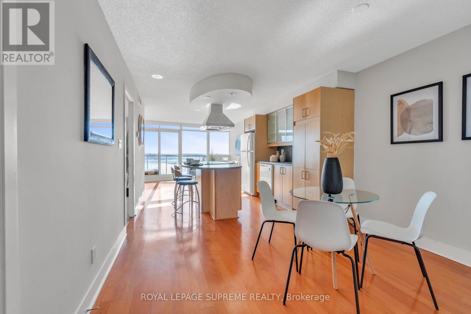 1226 - 550 Queens Quay W, Toronto (Waterfront Communities), Ontario  M5V 3M8 - Photo 6 - C12757604