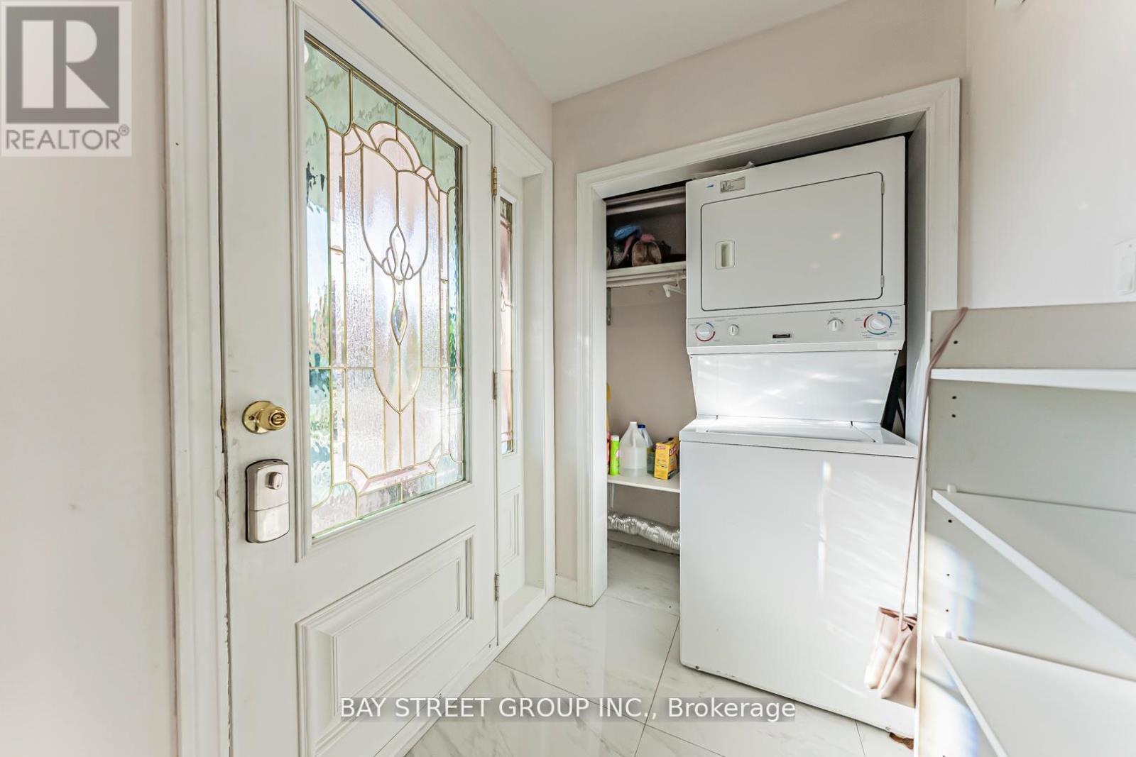 Main Floor #2 - 43 Sherwood Forest Drive, Markham (Bullock), Ontario  L3P 1P5 - Photo 3 - N12757634