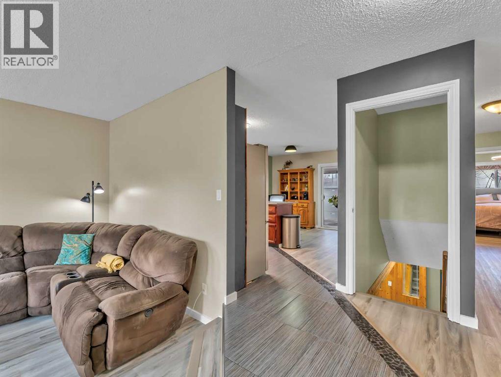 922 5 Street Se, Redcliff, Alberta  T0J 2P0 - Photo 5 - A2279026