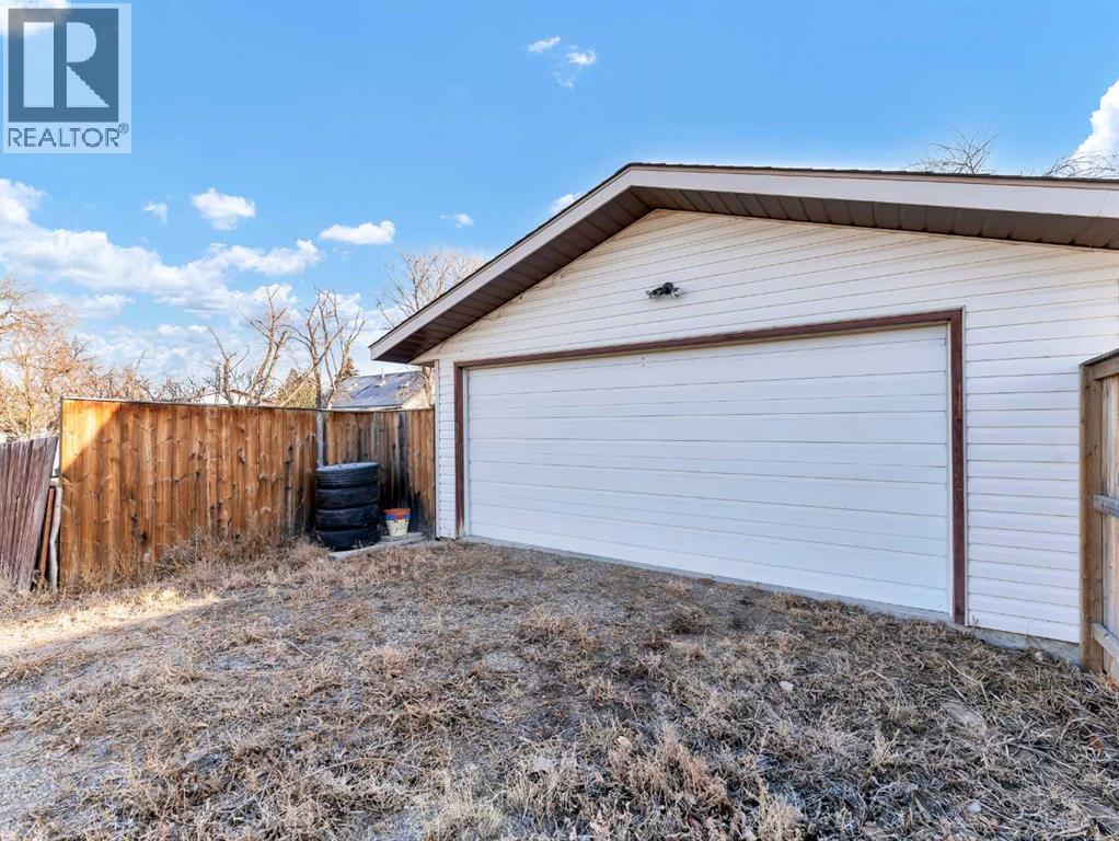 922 5 Street Se, Redcliff, Alberta  T0J 2P0 - Photo 48 - A2279026