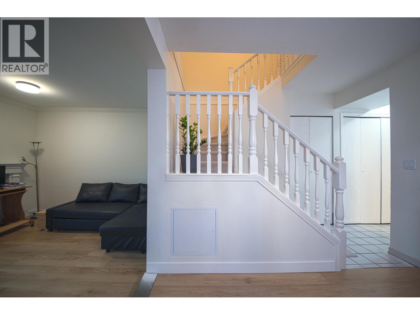 2 1170 Lansdowne Drive, Coquitlam, British Columbia  V3B 5V8 - Photo 9 - R3086435