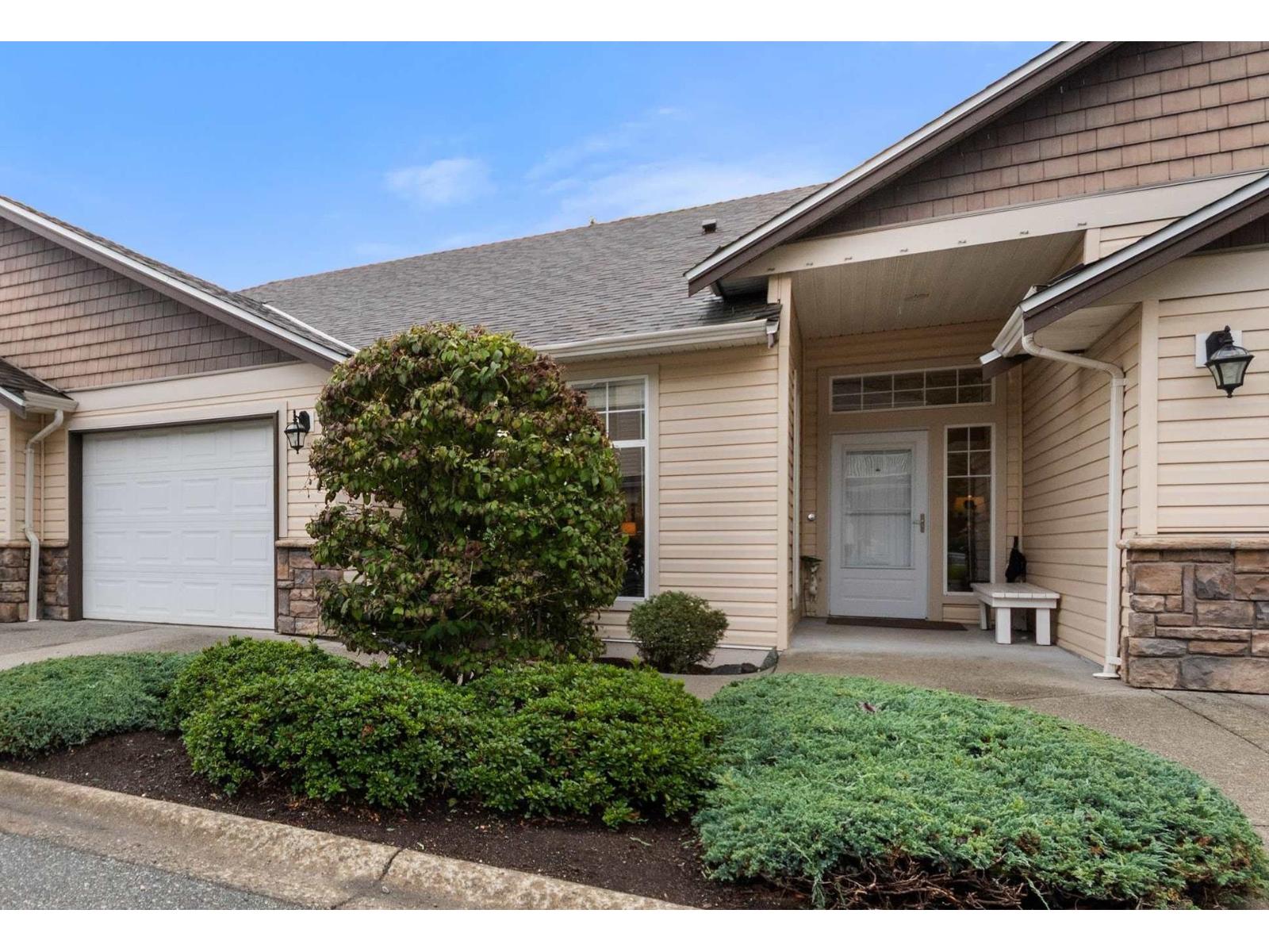 54 8590 Sunrise Drive, Chilliwack Mountain, Chilliwack, British Columbia  V2R 3Z4 - Photo 2 - R3085579