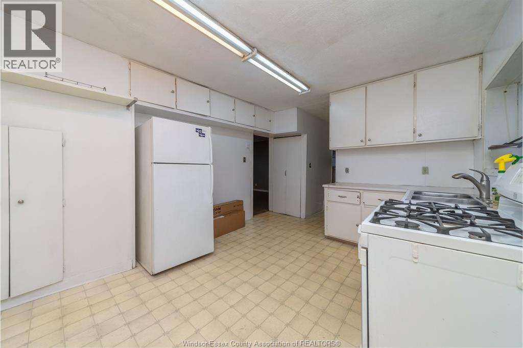 623 Tournier Street, Windsor, Ontario  N9C 3G9 - Photo 11 - 26002576
