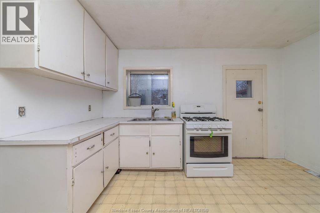 623 Tournier Street, Windsor, Ontario  N9C 3G9 - Photo 13 - 26002576