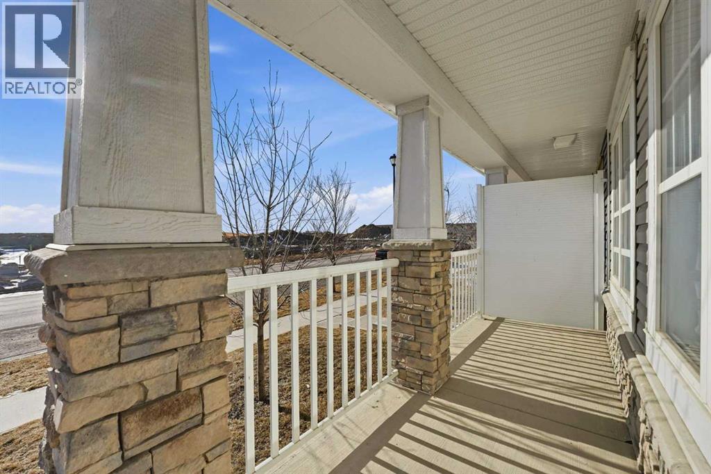 752 Osborne Drive Sw, Airdrie, Alberta  T4B 5E5 - Photo 2 - A2283346