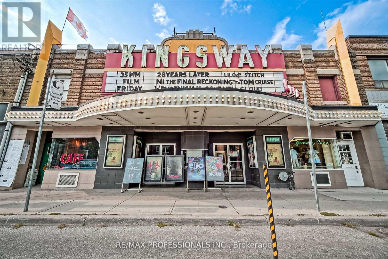 96 Dunedin Drive, Toronto (Kingsway South), Ontario  M8X 2K5 - Photo 7 - W12757606