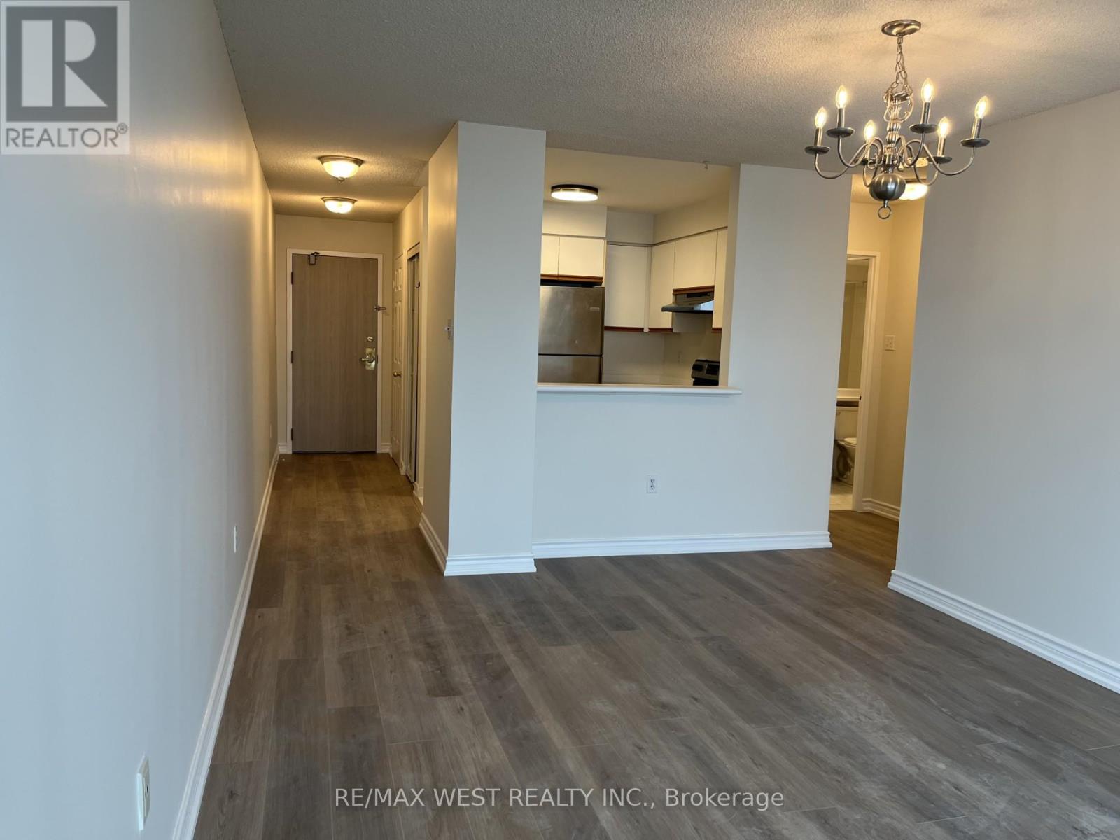 701 - 2177 Burnhamthorpe Road W, Mississauga (Erin Mills), Ontario  L5L 5P9 - Photo 8 - W12757618
