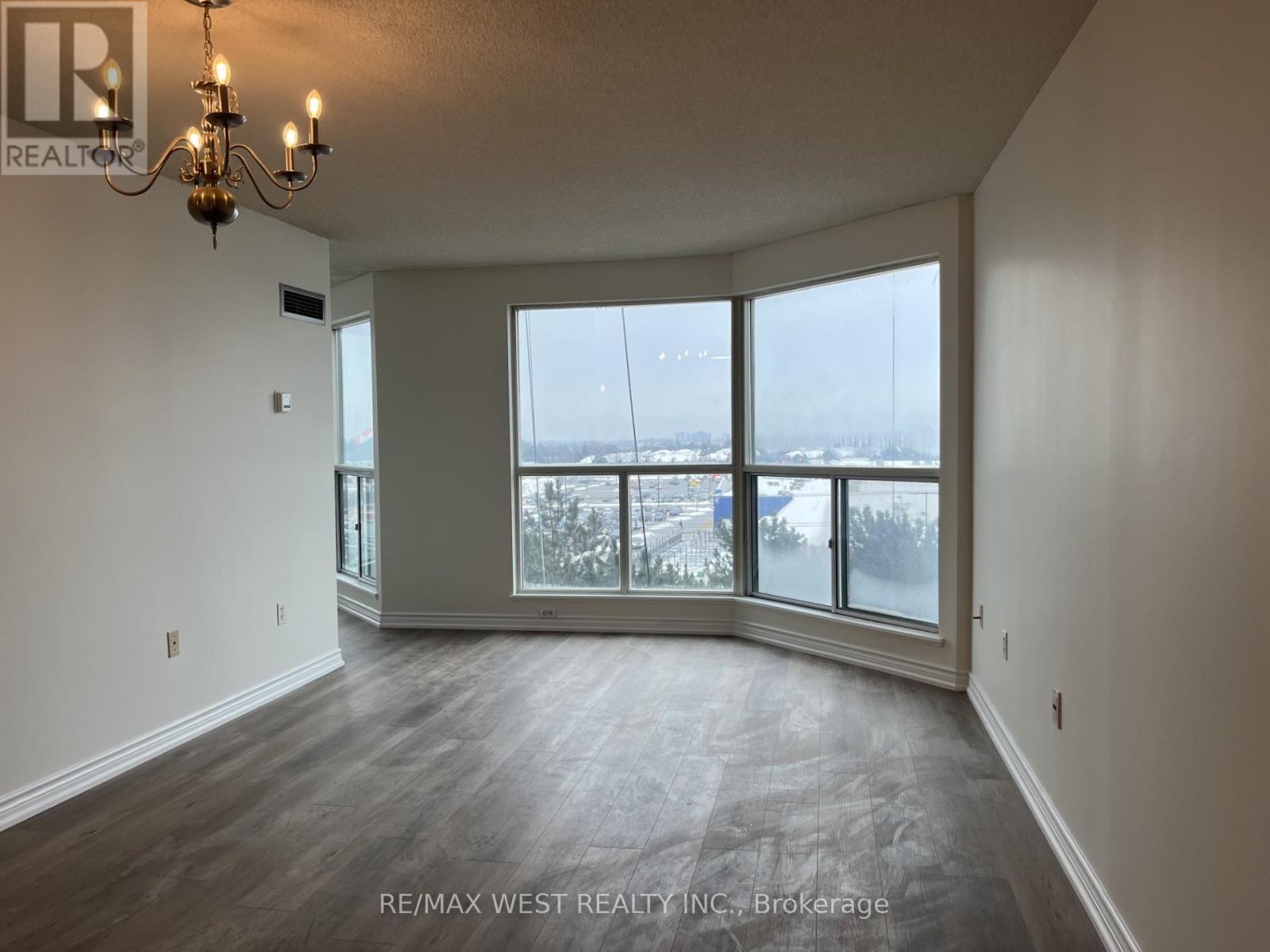 701 - 2177 Burnhamthorpe Road W, Mississauga (Erin Mills), Ontario  L5L 5P9 - Photo 9 - W12757618