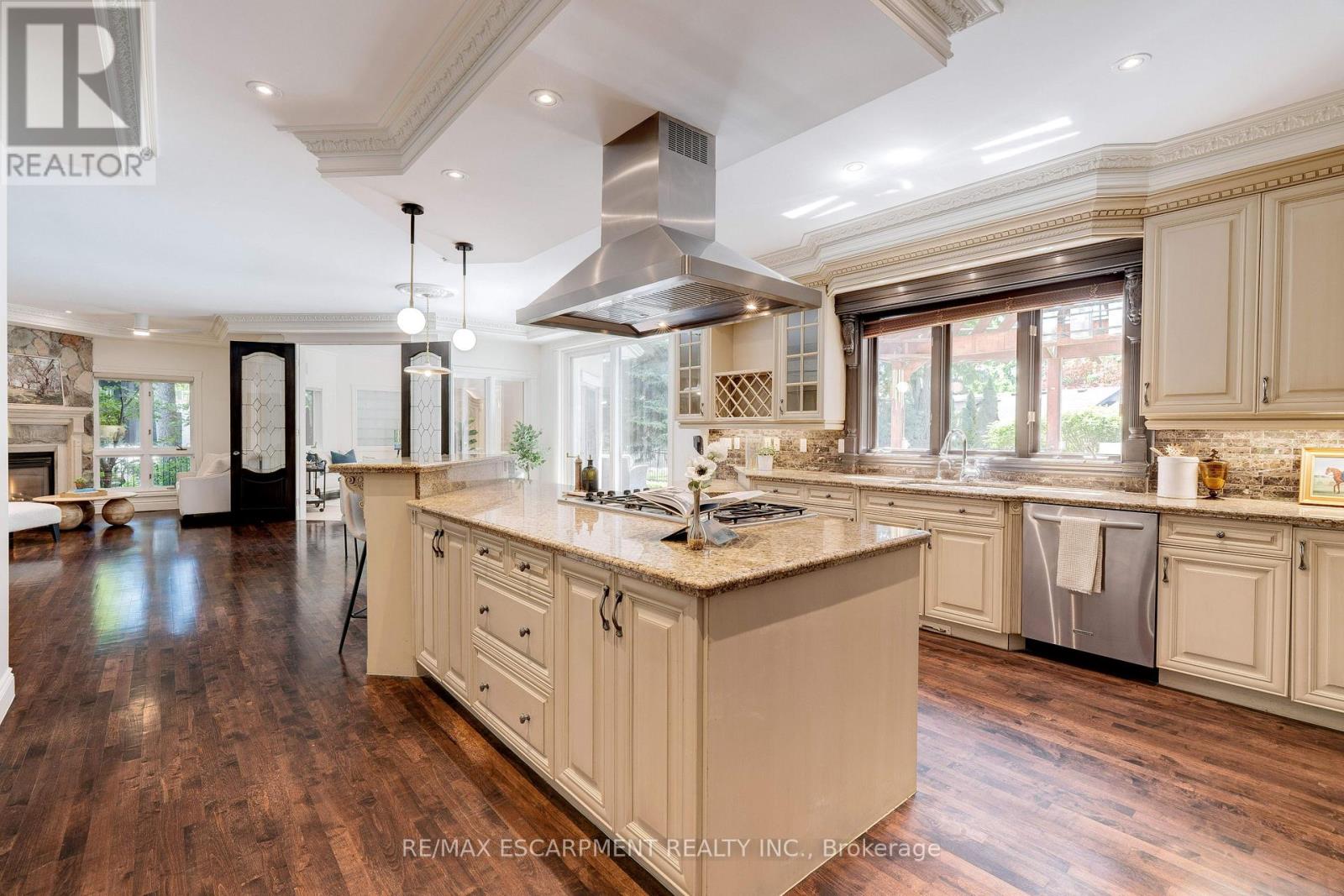 106 Appleby Place, Burlington (Shoreacres), Ontario  L7L 2X1 - Photo 13 - W12757636