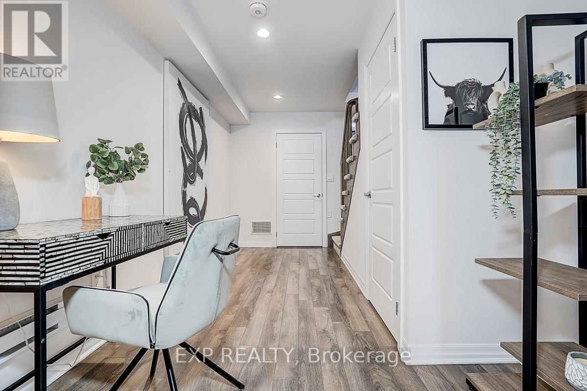 62 Bond Head Court, Milton (Fo Ford), Ontario  L9E 1G4 - Photo 5 - W12757644