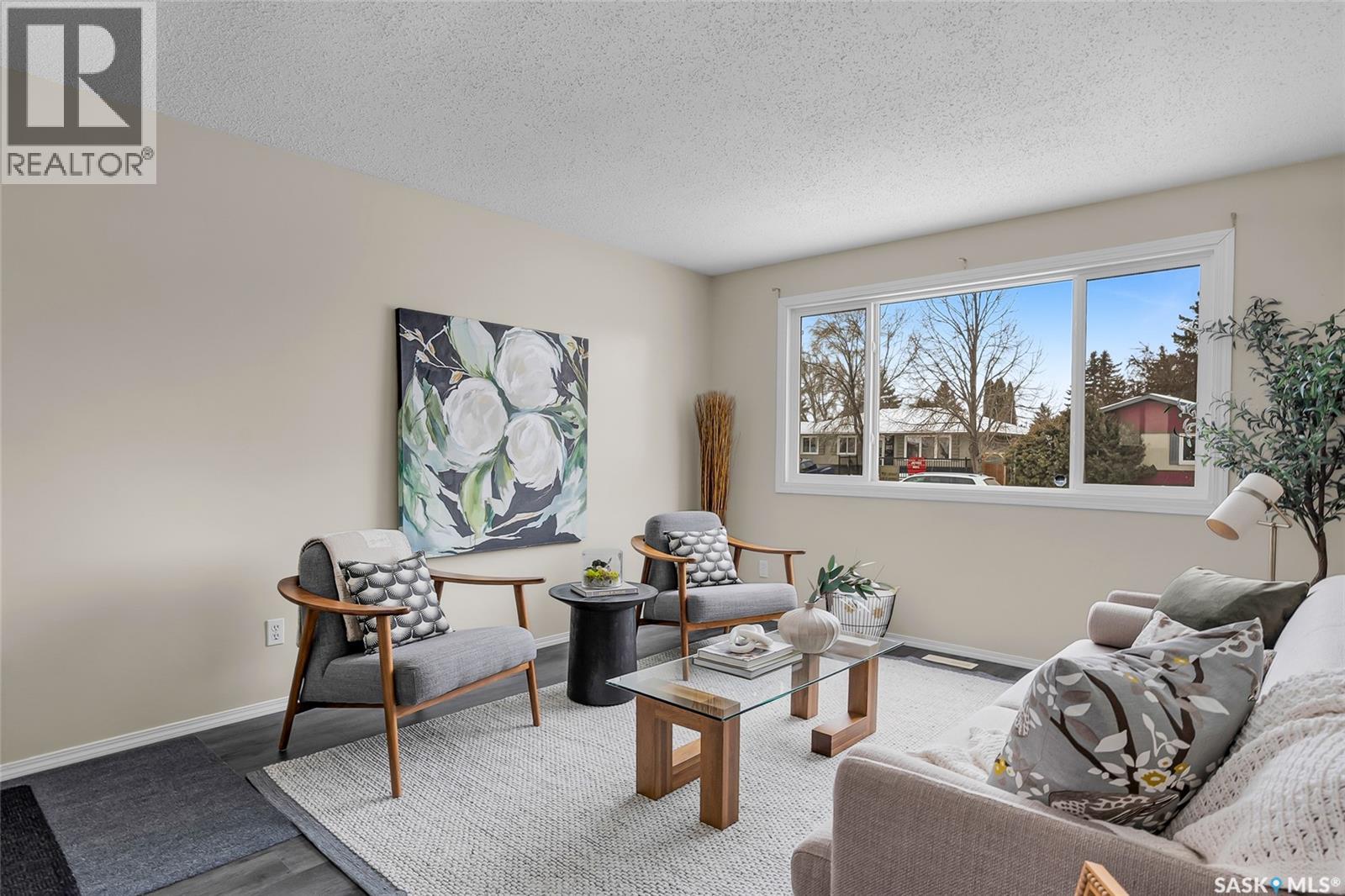 330 Smallwood Crescent, Saskatoon, Saskatchewan  S4L 4S5 - Photo 4 - SK027926