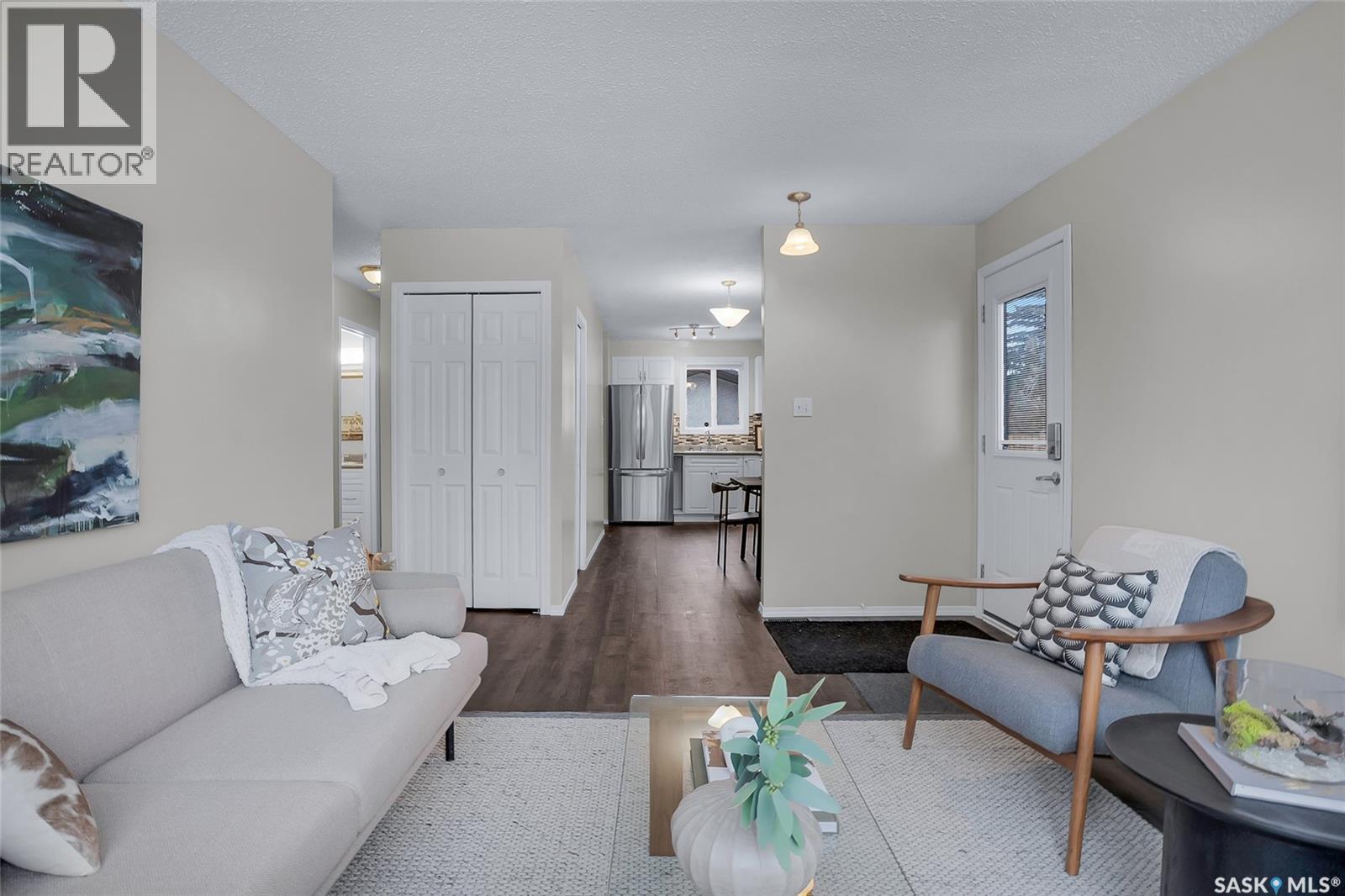 330 Smallwood Crescent, Saskatoon, Saskatchewan  S4L 4S5 - Photo 5 - SK027926