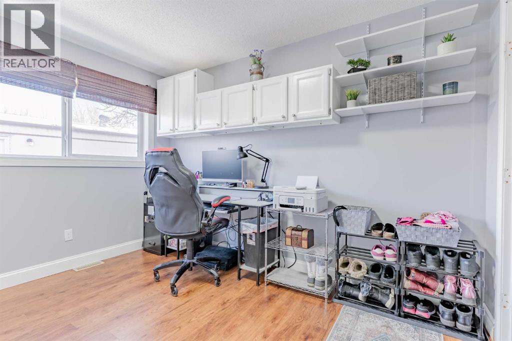 268 Fleet Street Sw, Medicine Hat, Alberta  T1A 7Z5 - Photo 33 - A2280176