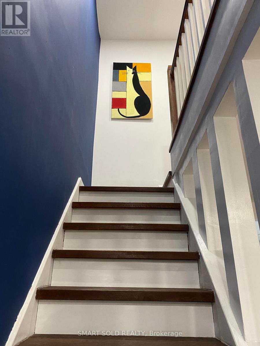 42 Arnold Avenue, Toronto, Ontario  M5A 3B2 - Photo 17 - C12682450