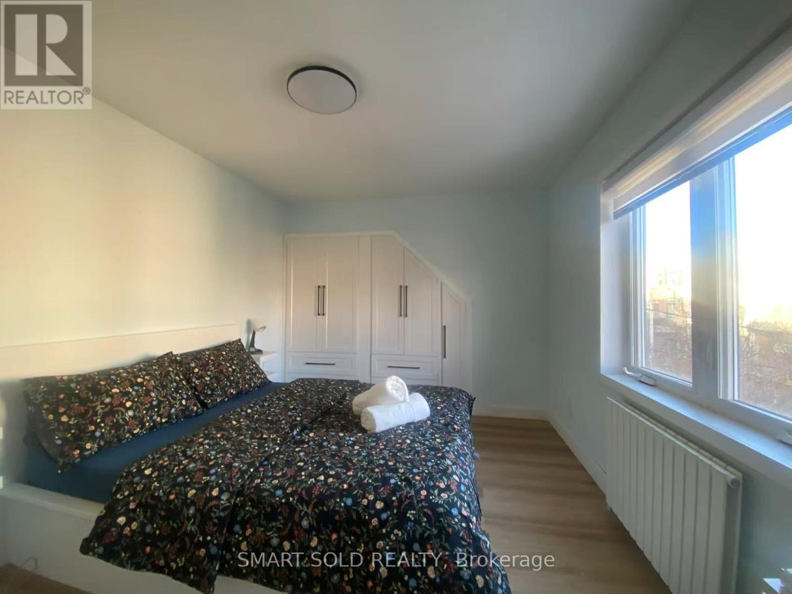 42 Arnold Avenue, Toronto, Ontario  M5A 3B2 - Photo 18 - C12683076