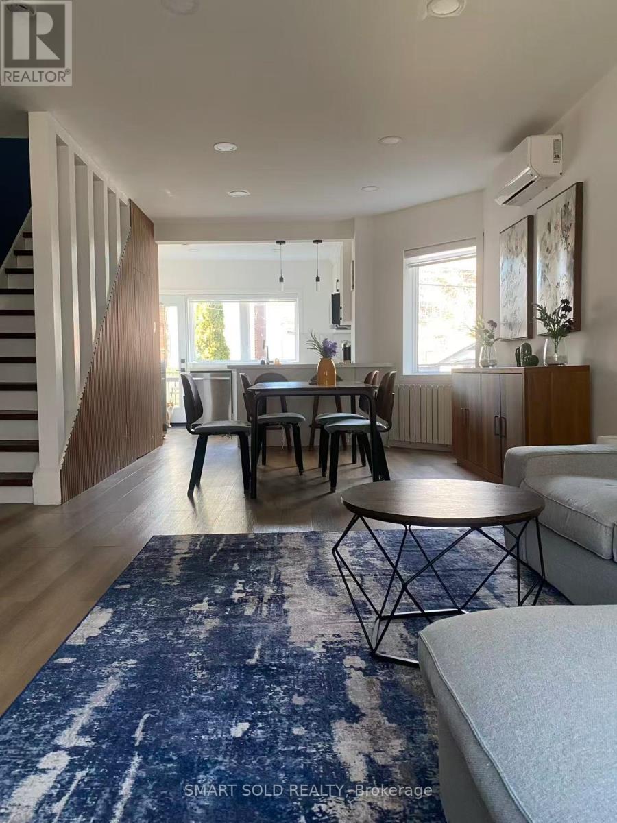 42 Arnold Avenue, Toronto, Ontario  M5A 3B2 - Photo 4 - C12683076