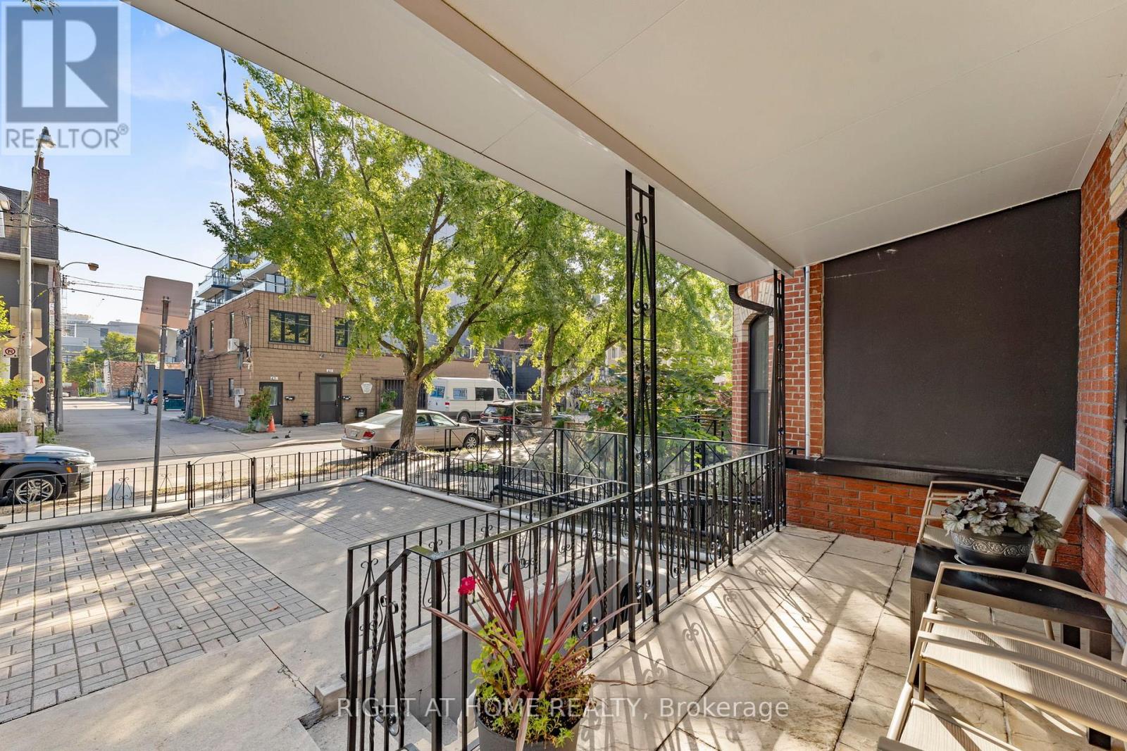 50 Argyle Street, Toronto (Trinity-Bellwoods), Ontario  M6J 1N6 - Photo 3 - C12756414