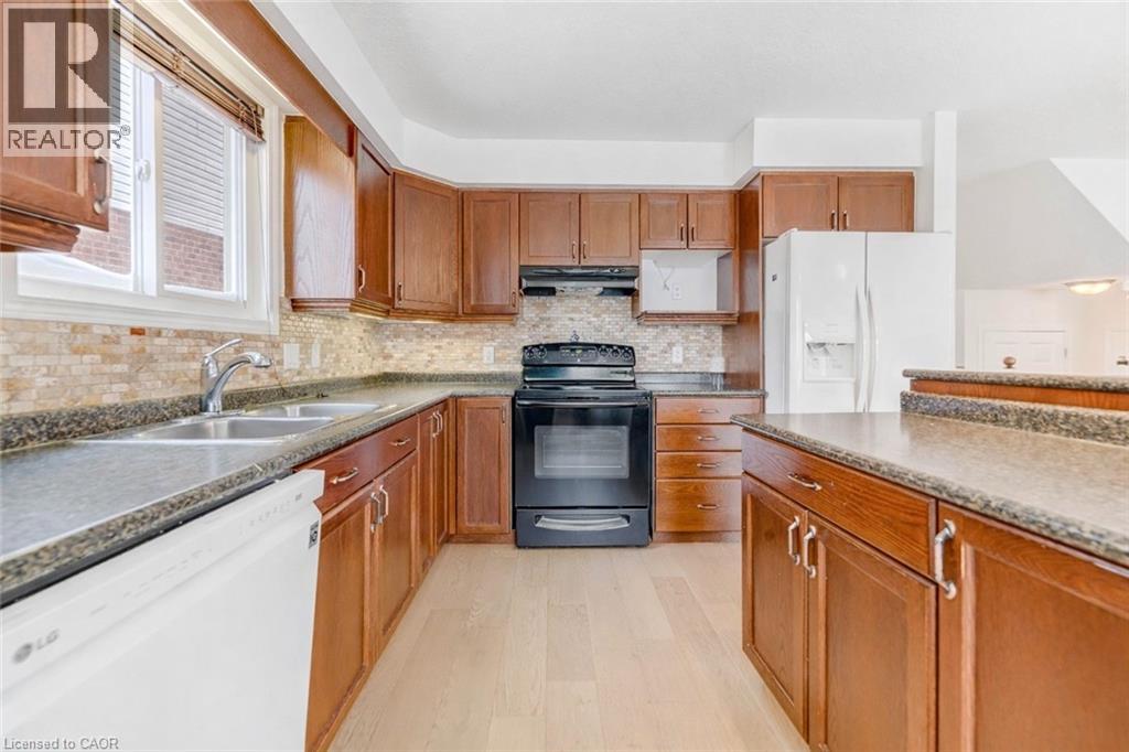 220 Lemon Grass Crescent, Kitchener, Ontario  N2N 3R7 - Photo 7 - 40800026