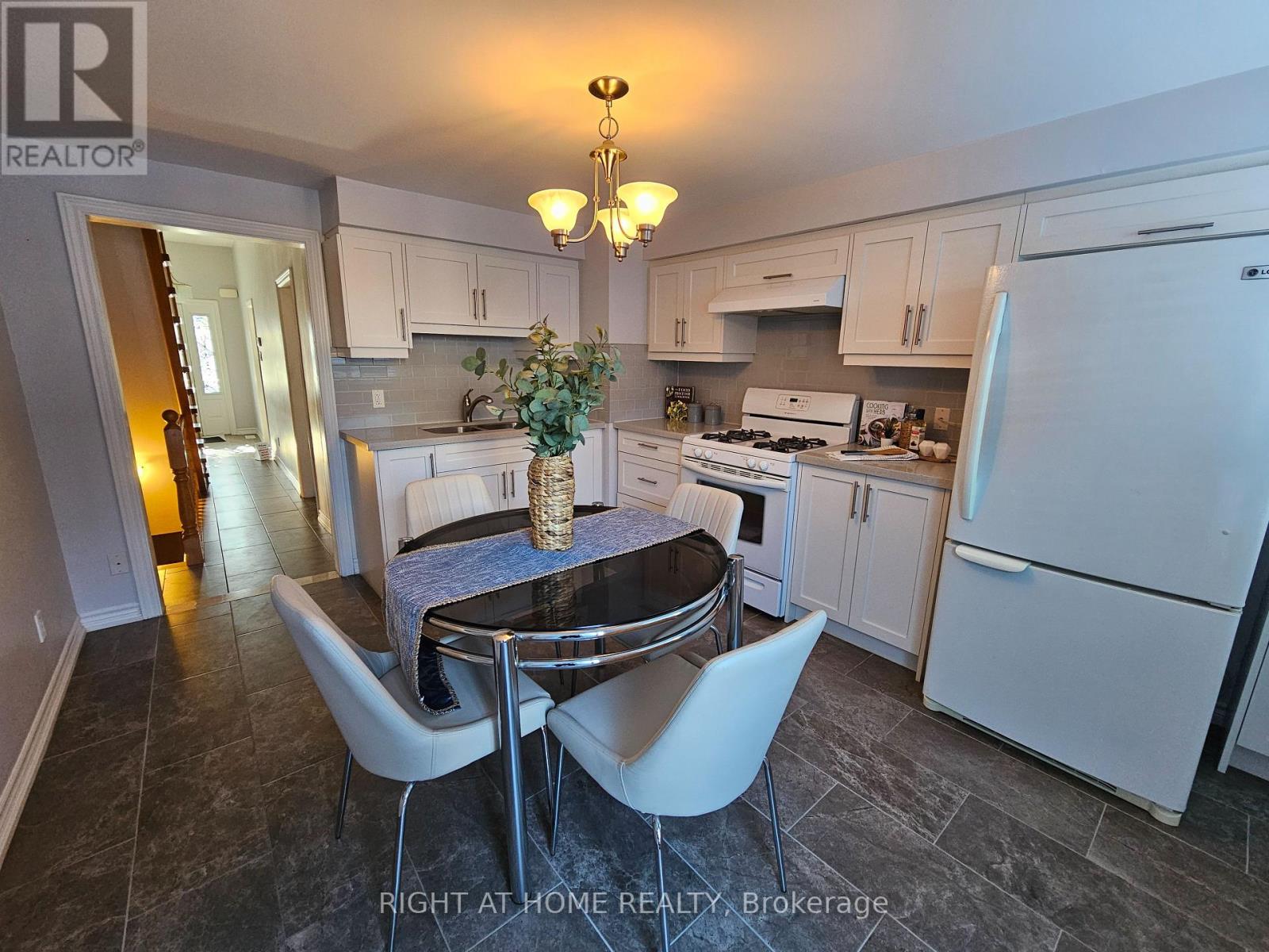 50 Argyle Street, Toronto (Trinity-Bellwoods), Ontario  M6J 1N6 - Photo 14 - C12756414