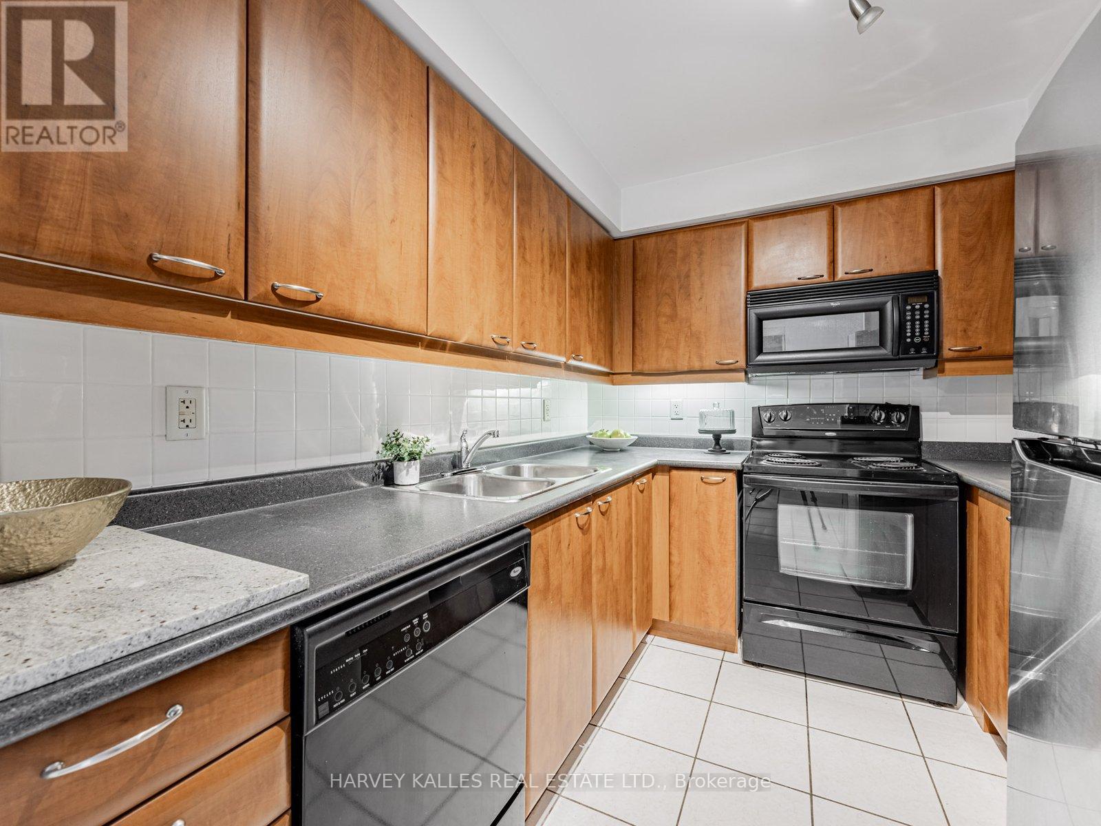 327 - 205 The Donway W, Toronto, Ontario  M3B 3S5 - Photo 5 - C12757318