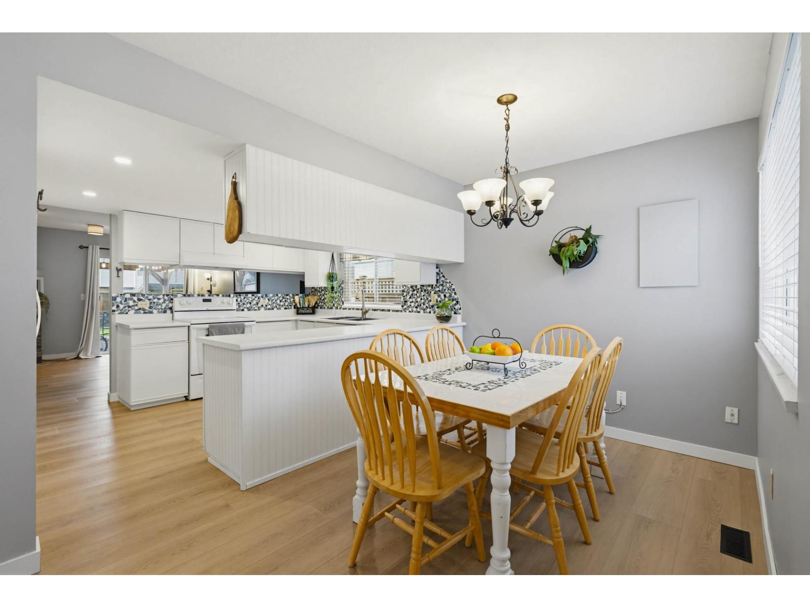 15618 93 Avenue, Surrey, British Columbia  V4N 3B2 - Photo 9 - R3085208