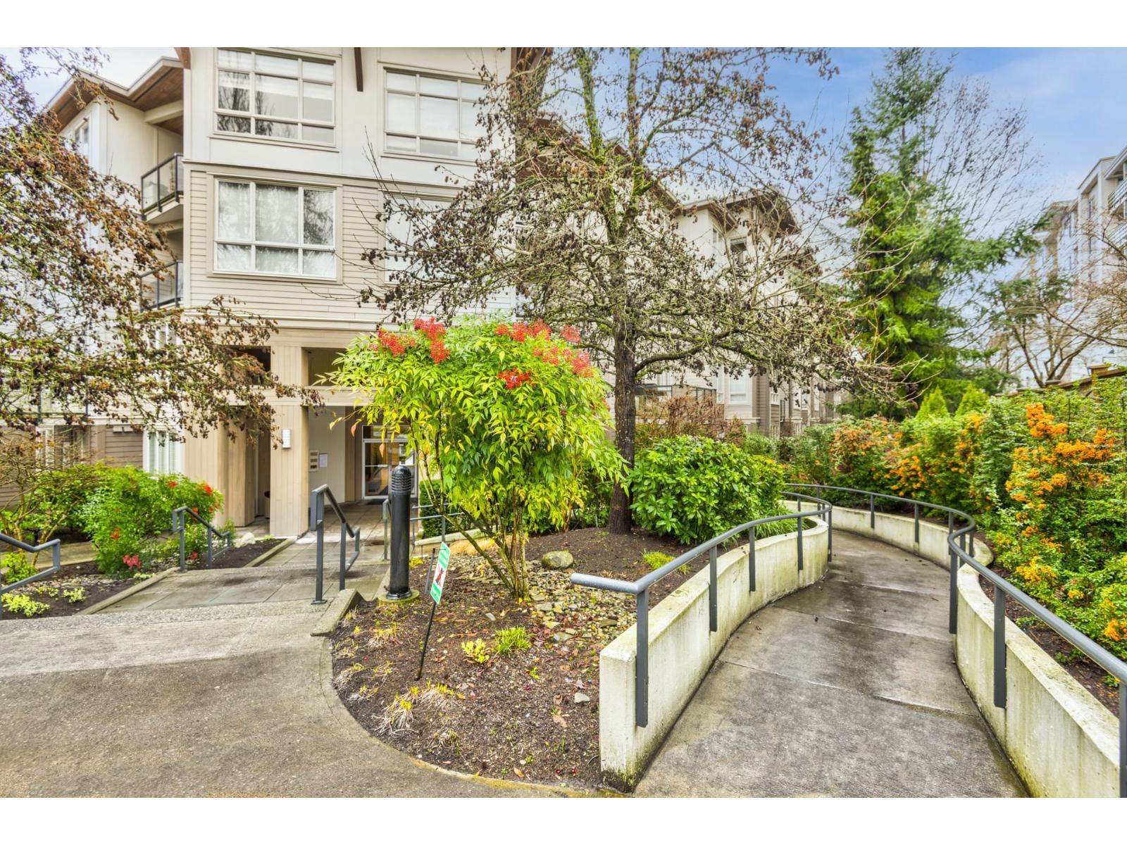 410 15918 26 Avenue, Surrey, British Columbia  V3Z 5K3 - Photo 3 - R3086070