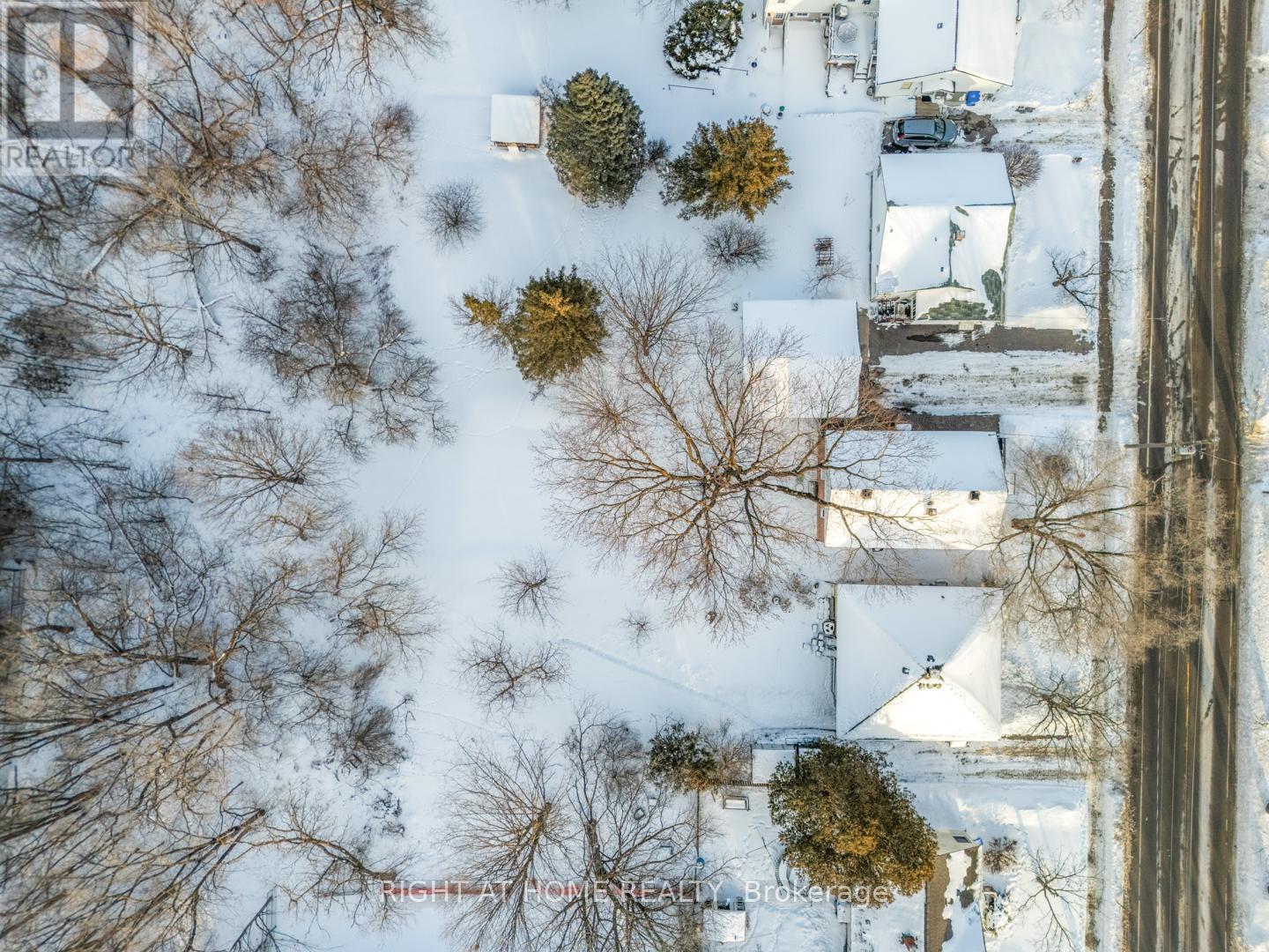 735 Srigley Street, Newmarket, Ontario  L3Y 1X6 - Photo 7 - N12756068