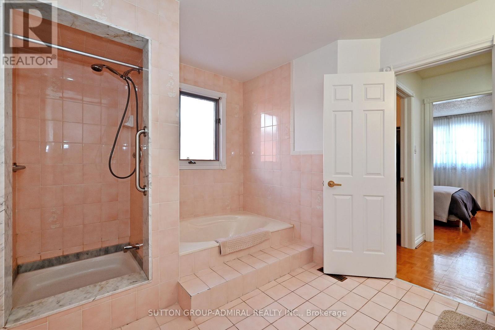 45 Royal Garden Boulevard, Vaughan (East Woodbridge), Ontario  L4L 7C4 - Photo 39 - N12757486