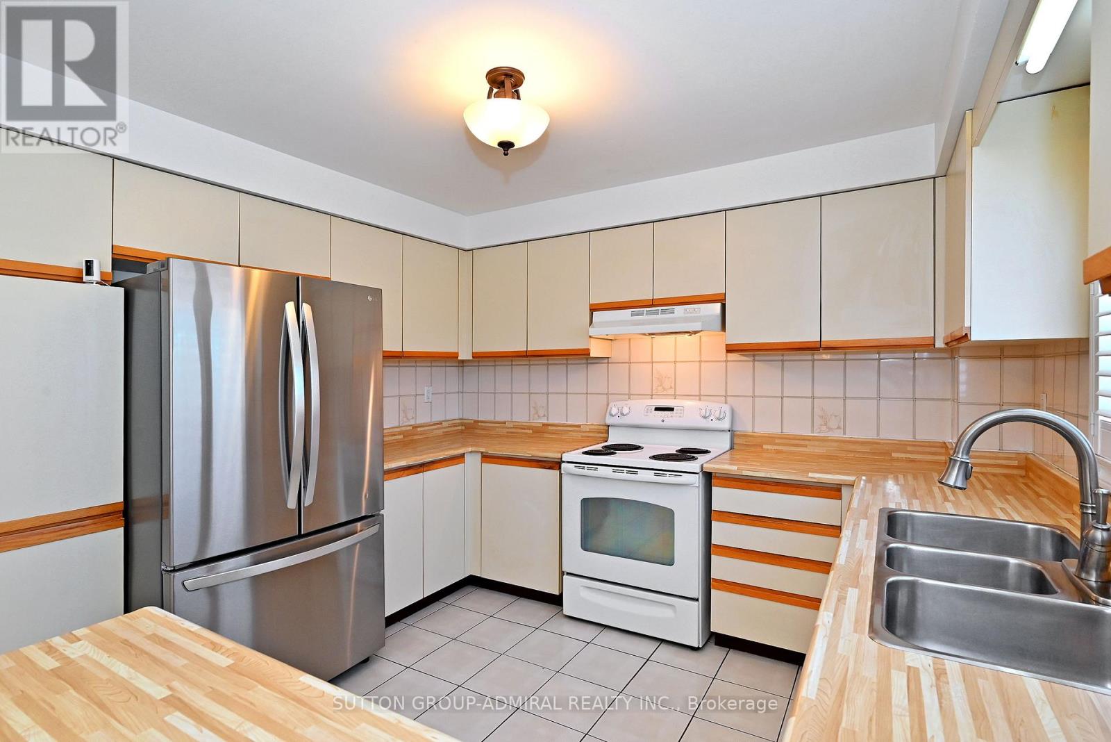 45 Royal Garden Boulevard, Vaughan (East Woodbridge), Ontario  L4L 7C4 - Photo 16 - N12757486