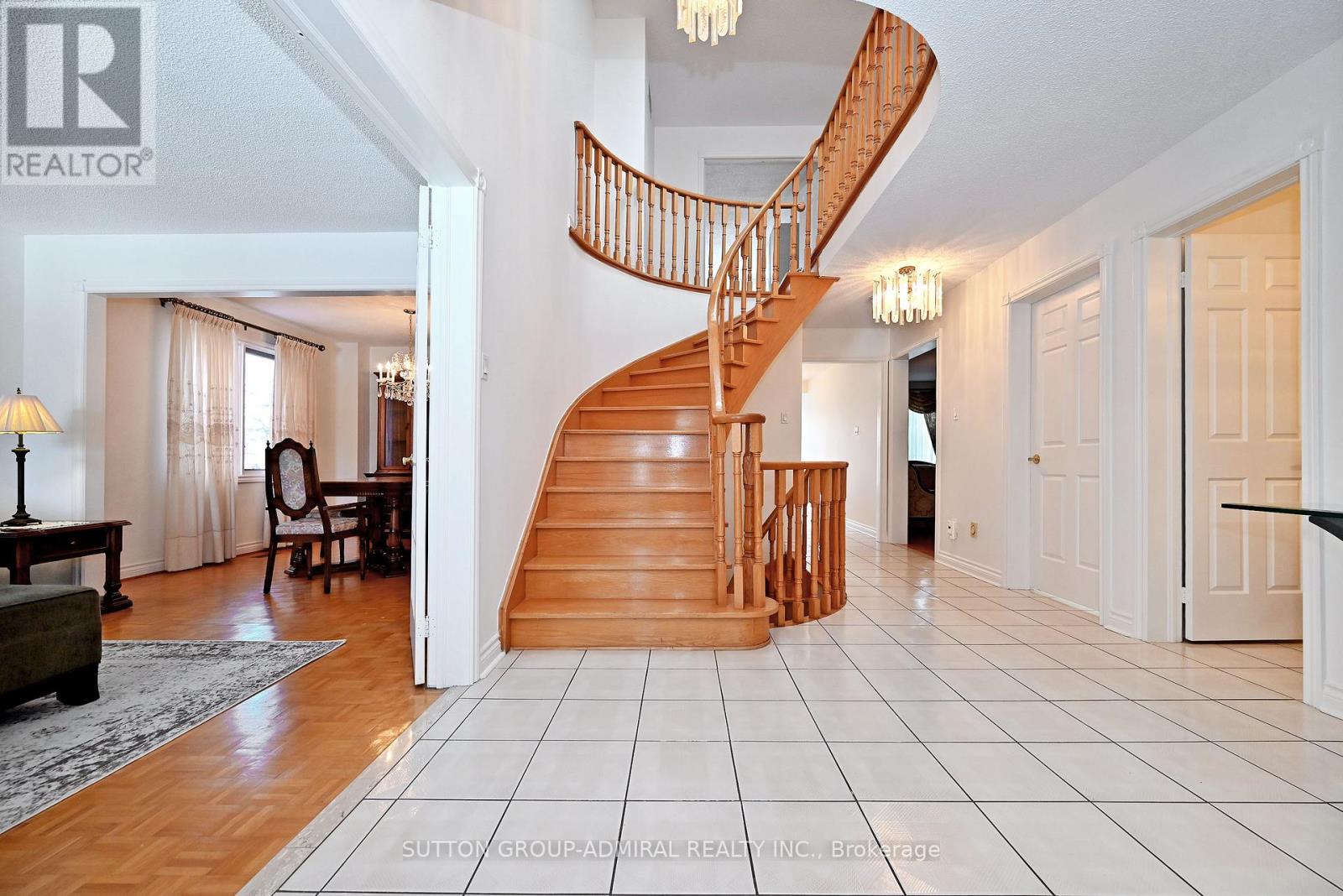 45 Royal Garden Boulevard, Vaughan (East Woodbridge), Ontario  L4L 7C4 - Photo 5 - N12757486