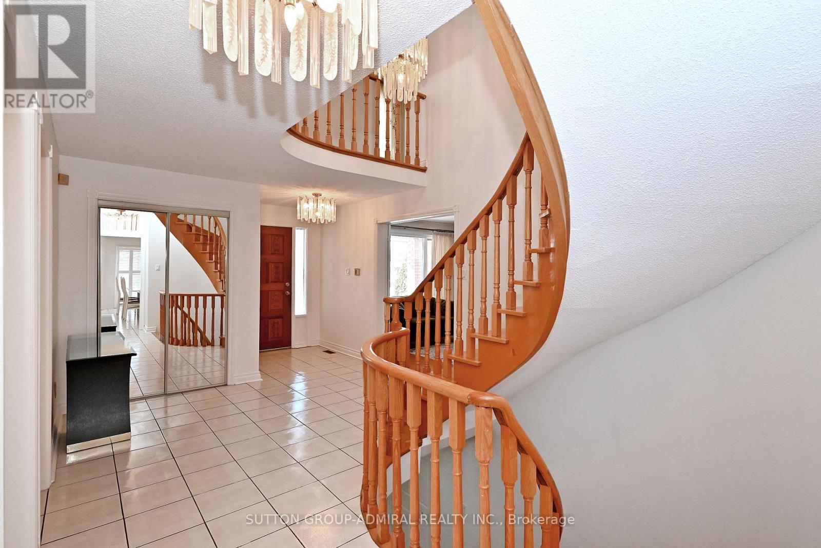 45 Royal Garden Boulevard, Vaughan (East Woodbridge), Ontario  L4L 7C4 - Photo 6 - N12757486